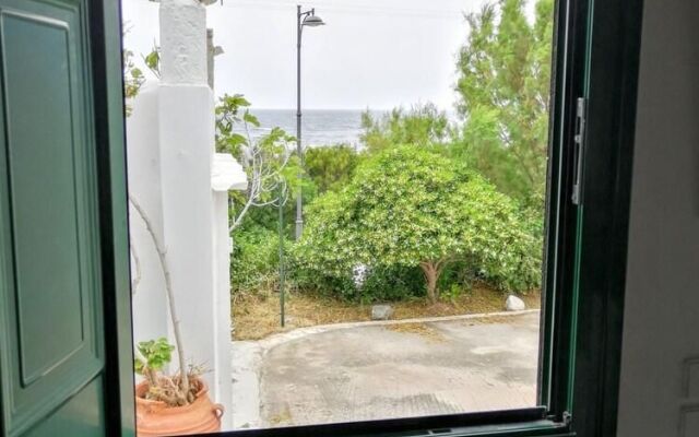 Traditional country house in Tinos