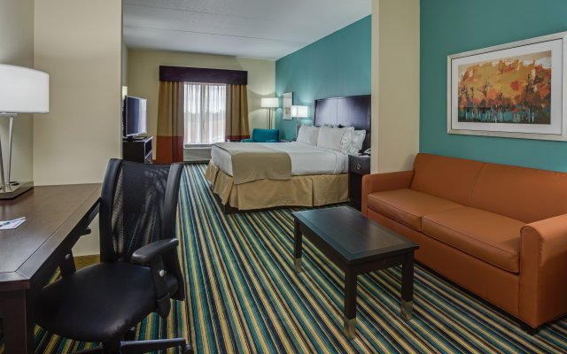 Holiday Inn Express & Suites Orlando East - UCF Area, an IHG Hotel