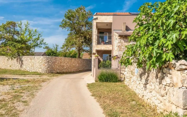 House Ruža (rose)