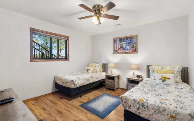 The Greenview Haven: Cozy For 6!