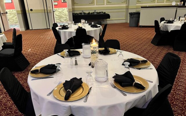Crookston Inn & Convention Center
