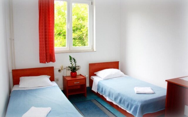 Omladinski Hostel