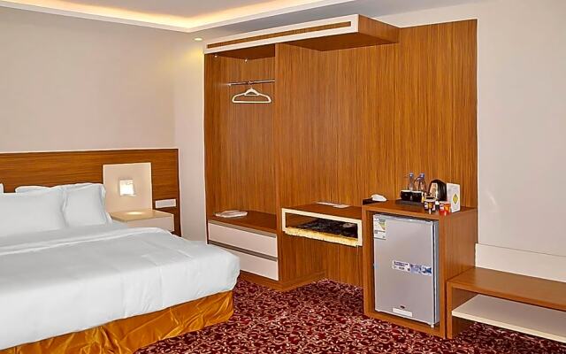 OYO 618 Taya Hotel