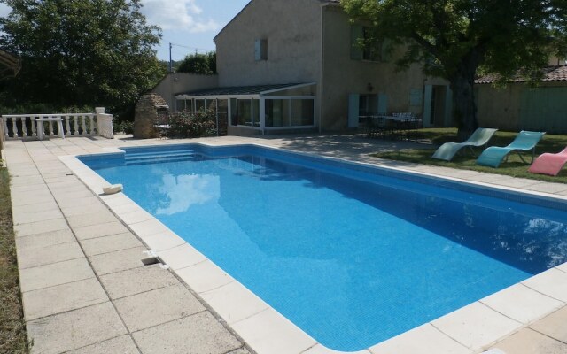 Villa With 3 Bedrooms In La Tour D'aigues, With Private Pool, Furnished Garden And Wifi