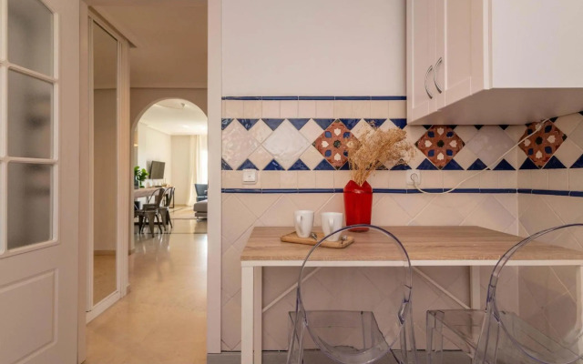 Puente Romano Modern flat, Best location in town
