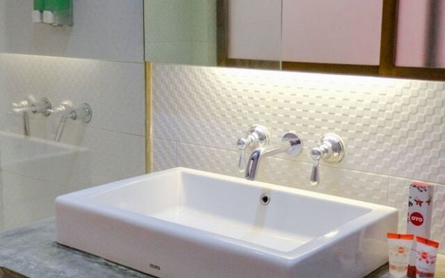 OYO 626 Augustina Home