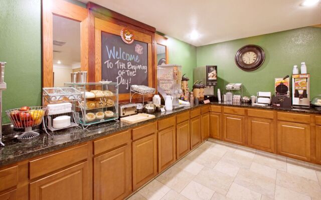 AmericInn Hotel & Suites Johnston