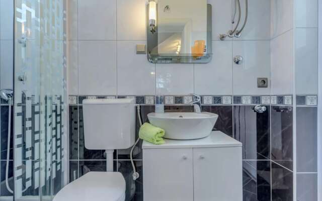 Luxurious Holiday Home in Arbanija with Hot Tub