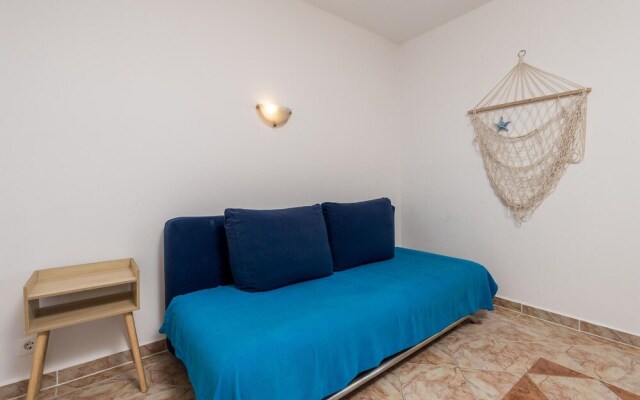 Beautiful Apartment in Stara Novalja With Wifi and 2 Bedrooms