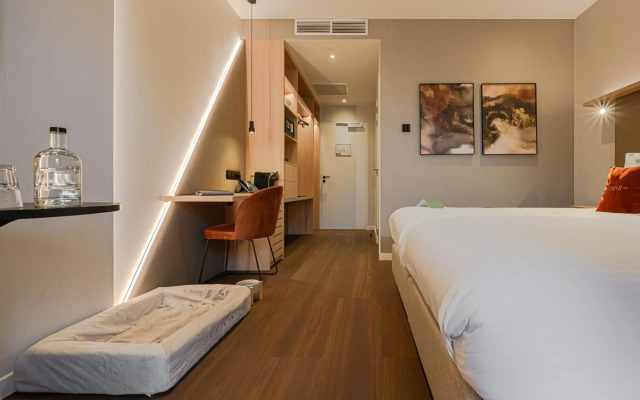 The CORNR Hotel
