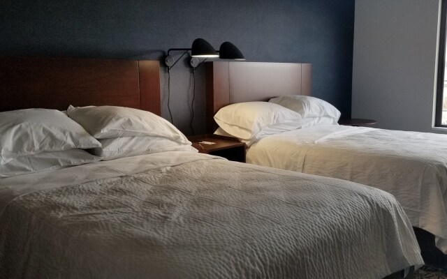Four Points by Sheraton Cleveland-Eastlake