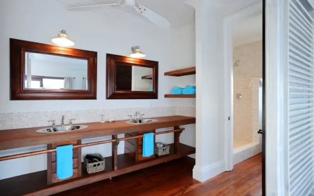 Beachside Beauty: Brand New Home With Pool