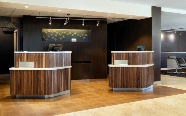 Courtyard by Marriott Bakersfield