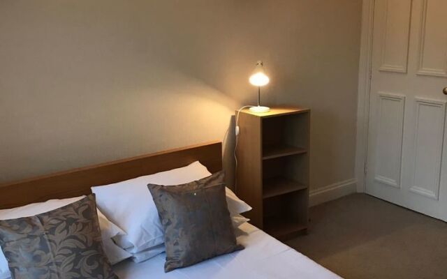 Woodstock Road Apartments (Peymans)