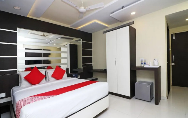 OYO 7054 Hotel Amabalika