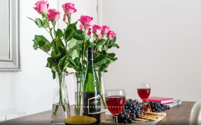 The Honeycomb Apartment