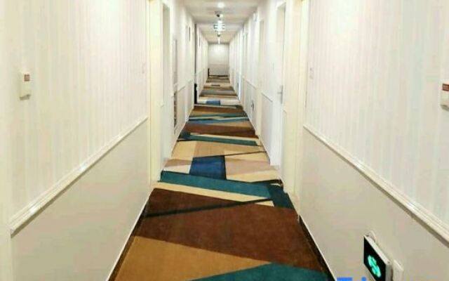 Qingzhu Yuexiang Hotel (Shanghai East Huancheng Road Metro Station)