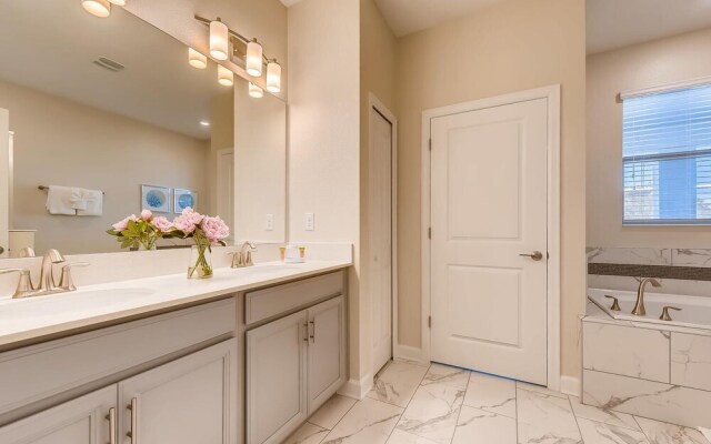 8801 IC 8BR Dream Retreat: Luxury Villa