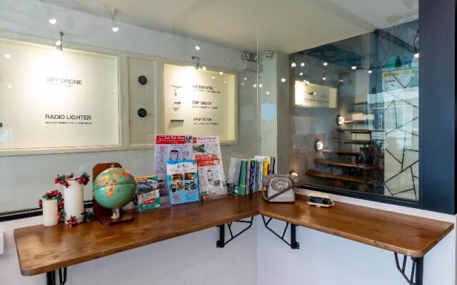 The Secret Service Bed and Breakfast Hotel