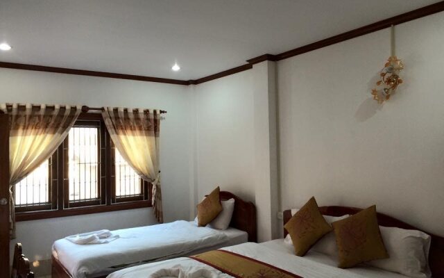 Leung Kham Hotel