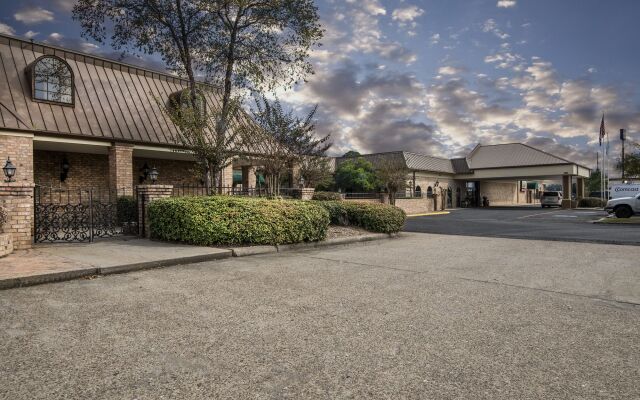 Rodeway Inn & Suites and Conference Center