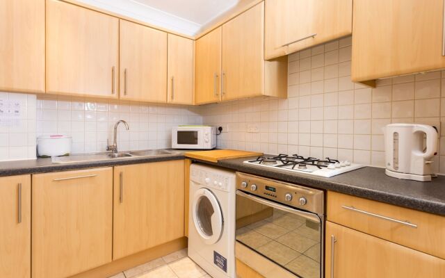 1 Bedroom Flat with Free WiFi - East London