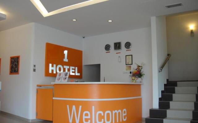 1 Hotel Kuchai Lama