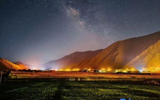 Snow Mountain Mijing Homestay (Xinduqiao Branch)