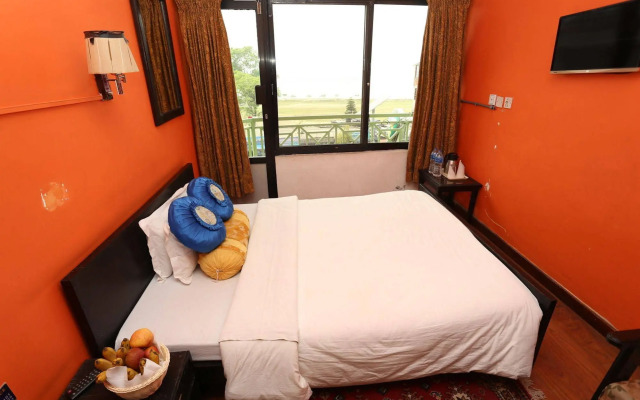 Teeka's Holiday Inn