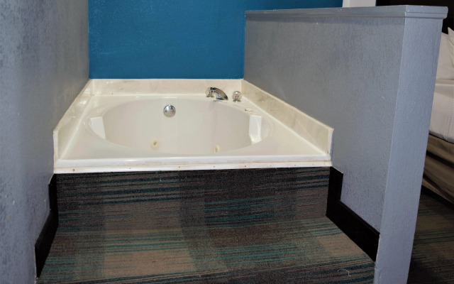 Days Inn by Wyndham Montgomery