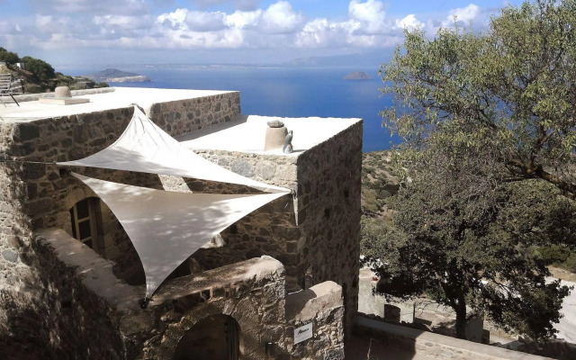 Melanopetra