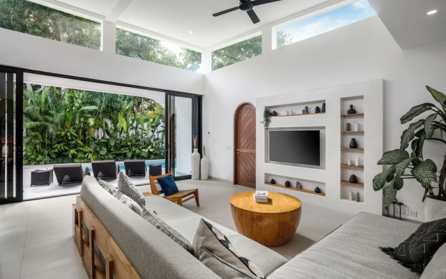 Villa Barsa by Alfred in Bali