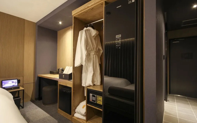 Busan Sasang The Van Hotel