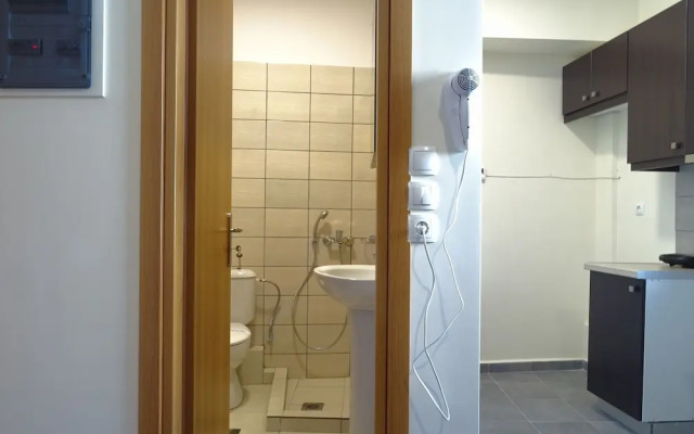 Modern Renovated Apartment 1