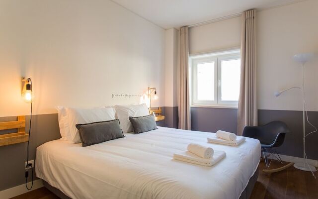 JOIVY Chic 1-bed flat, moments to Rato subway