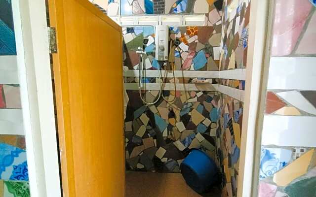 Hotel O Flinstone Lodge