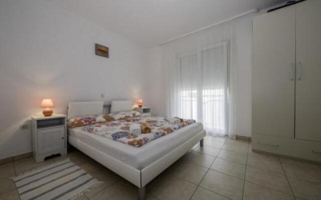 Apartment In Lopar With Air Conditioning Wi fi