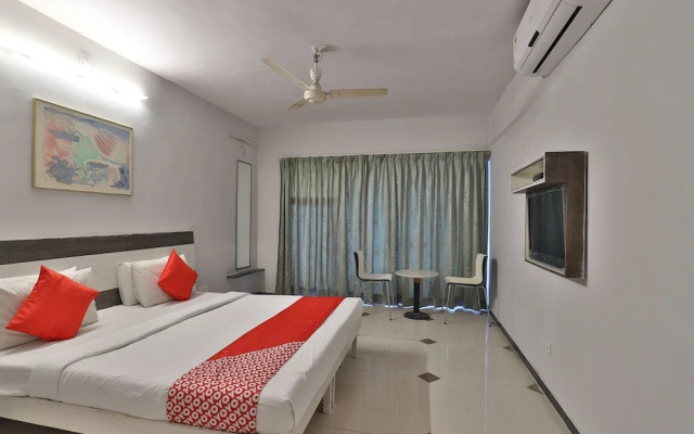 OYO 27796 Hotel Jubilee