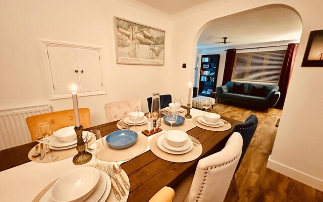 House, Pentire, Newquay, Near Beaches With Parking