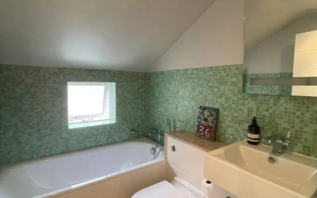 Secluded & Serene 3BD Family Home - Wandsworth!