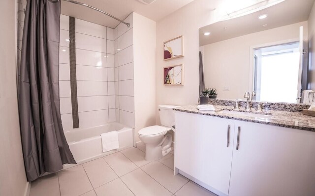 Ocean View II by AvantStay | High-Rise Flat in DT w/ City & Ocean Views!