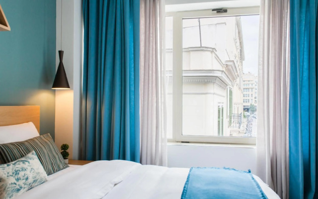 Dynasta Central Suites