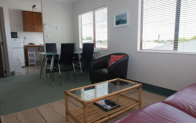 Alton Lodge Motel