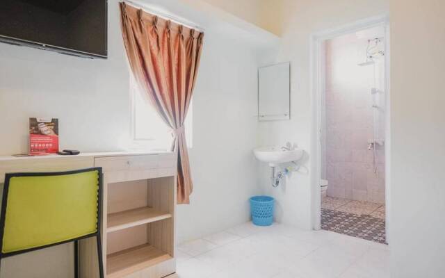 RedDoorz @ Jalan Pangeran Antasari Lampung 2