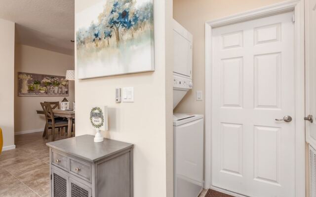 Holly Village-RU1070