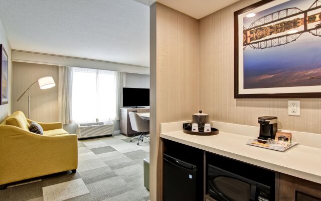 Hampton Inn & Suites by Hilton Saskatoon Airport