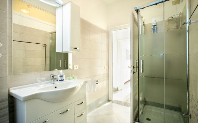 Wanderlust, 3 Bedroom Air Conditioned Apartment in Trastevere