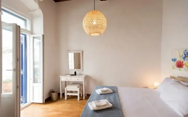 Mykonos Old Harbor Suite