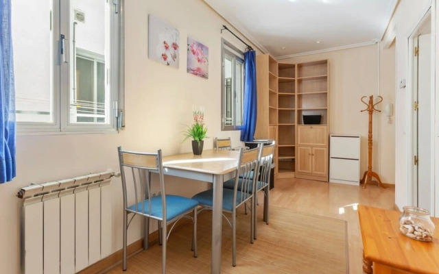 Cosy 1 Bed Apt, Sleeps 2 Near Las Delicias & Metro