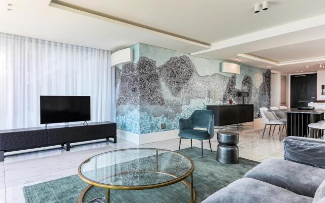 Aurum Allure - Bantry Bay